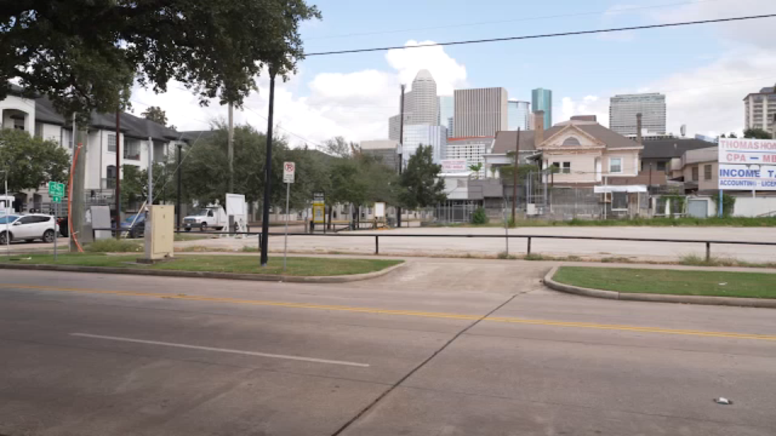 Photo: queondamagazine.com Ktrk mcgowen gas station