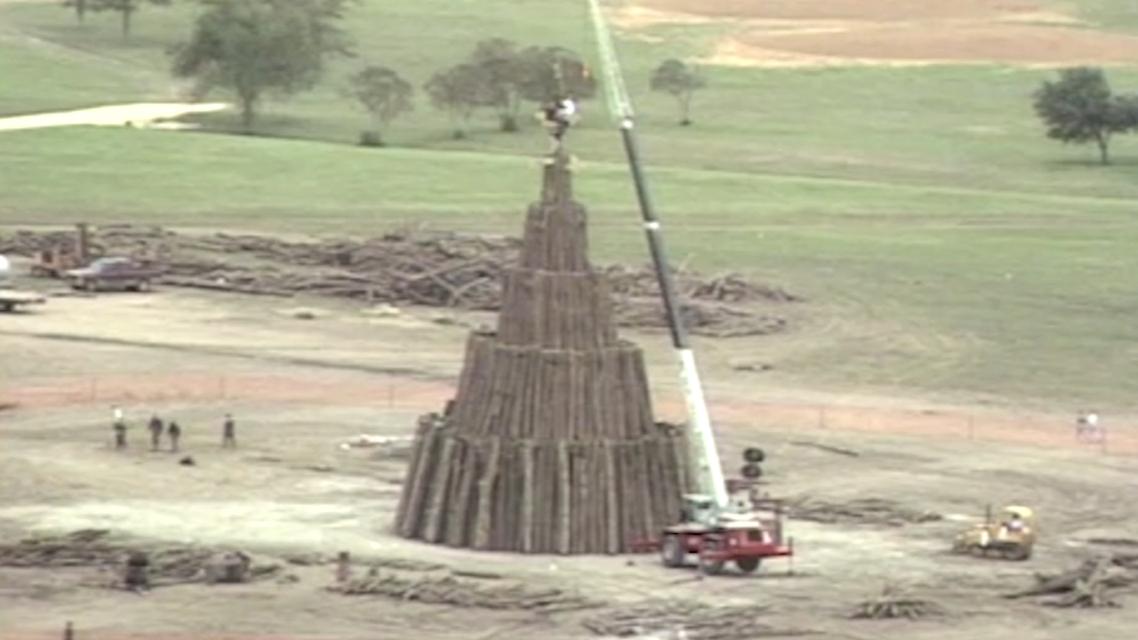 25 years after fatal bonfire, Texas A&M considers bringing student ...