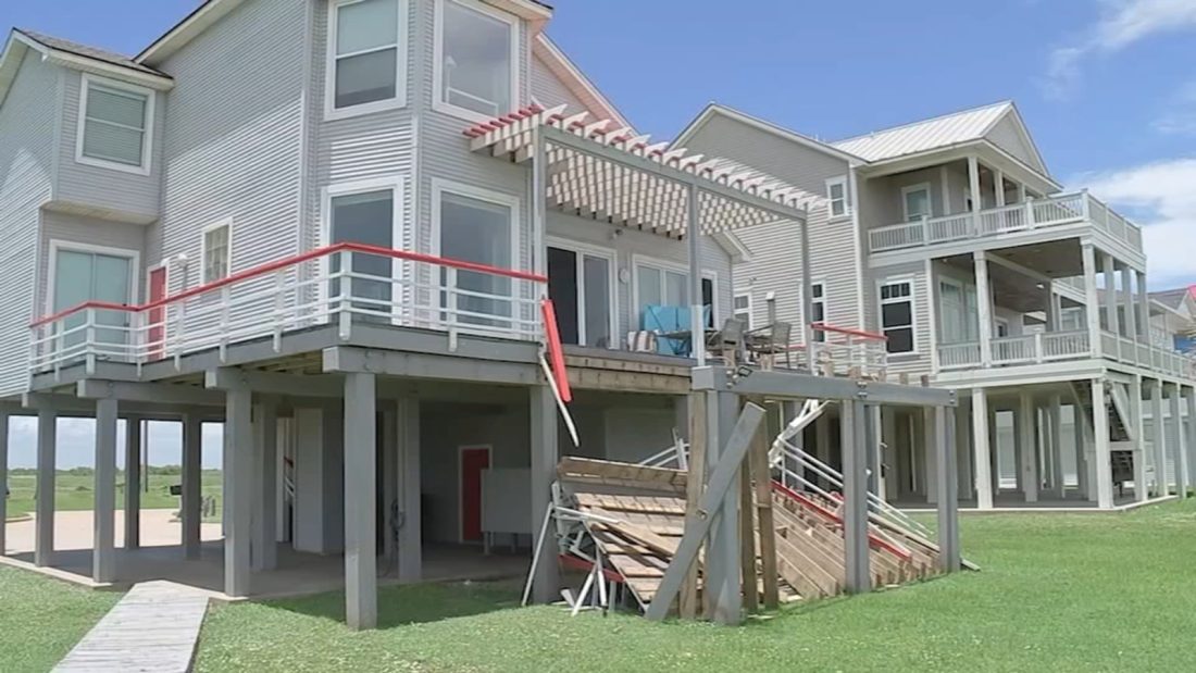 Investigation underway after Galveston house balcony collapses, killing 'PR Fairy' Susan Farb Morris